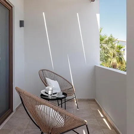 Luxury Noesis With Pool And Seaview