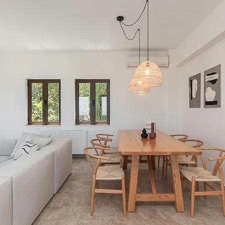 Luxury Noesis With Pool And Seaview *
